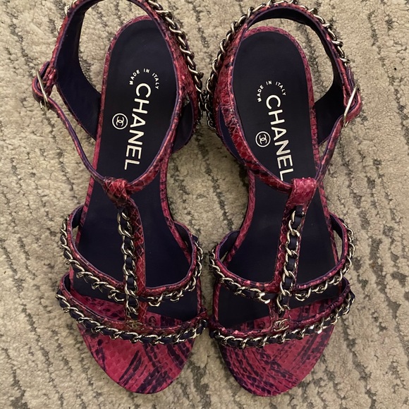 CHANEL sandals size 38 - gorgeous detail! - Picture 2 of 5